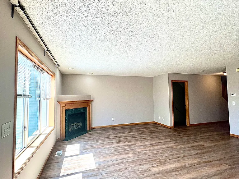 9010 Marsh Run St — Photo 18