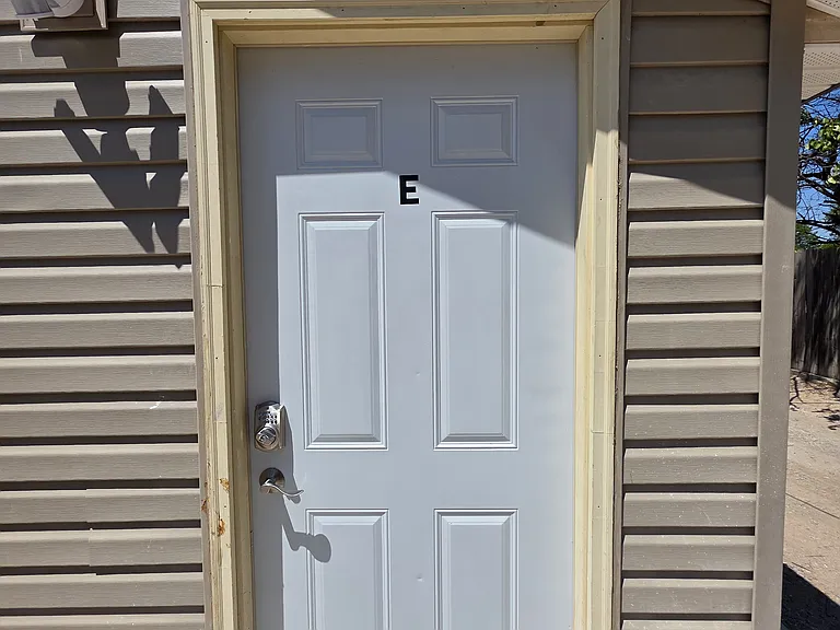 1309 N Main St #E — Photo 5