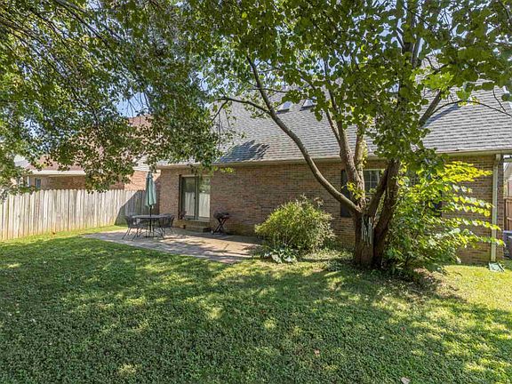 2nd image of 429 Hollybush Ln