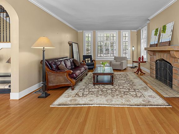 5th image of 985 Conroy Rd