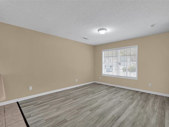 4th image of 213 Springfield Cir