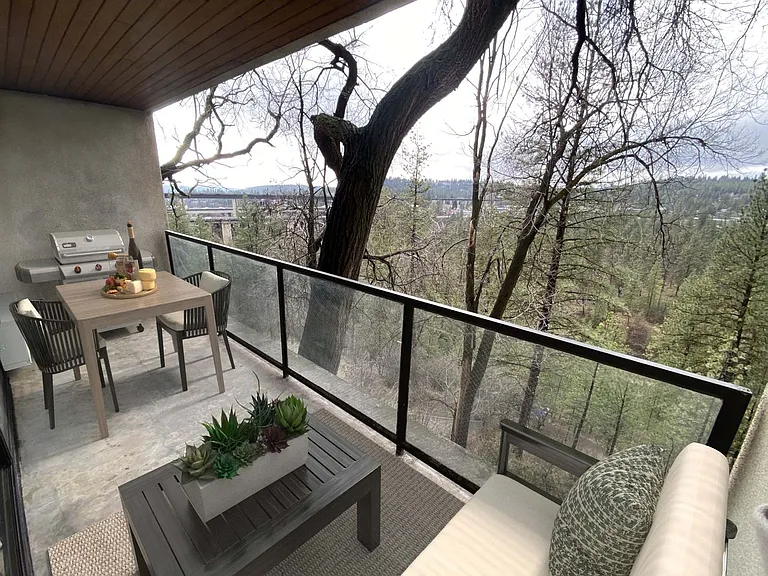 358 S Coeur D Alene St — Photo 21
