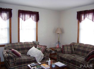 319 S Walnut St, Princeville, IL 61559