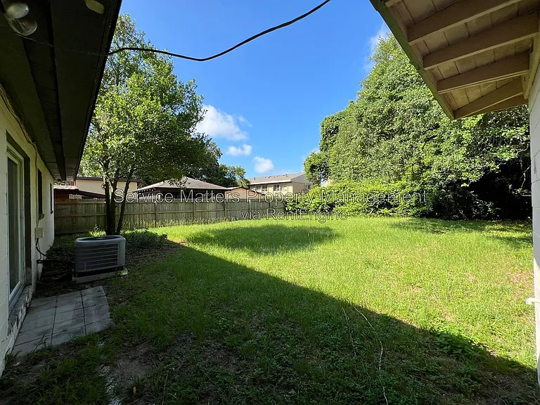 121 Berkley Dr — Photo 20