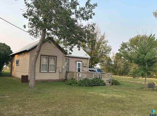 110 W Harris St, Carthage, SD 57323