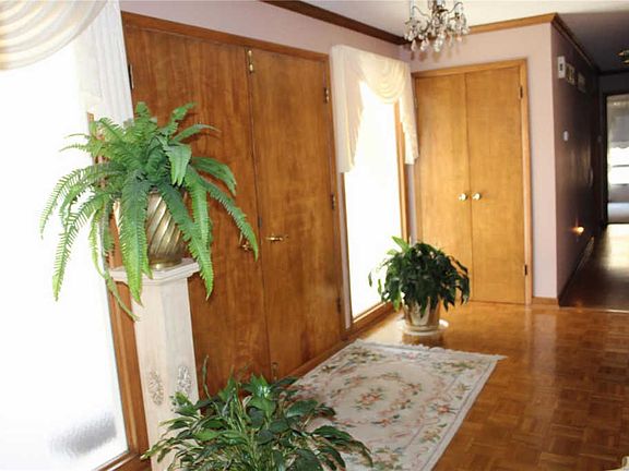 5th image of 12473 Betsy Ross Ln