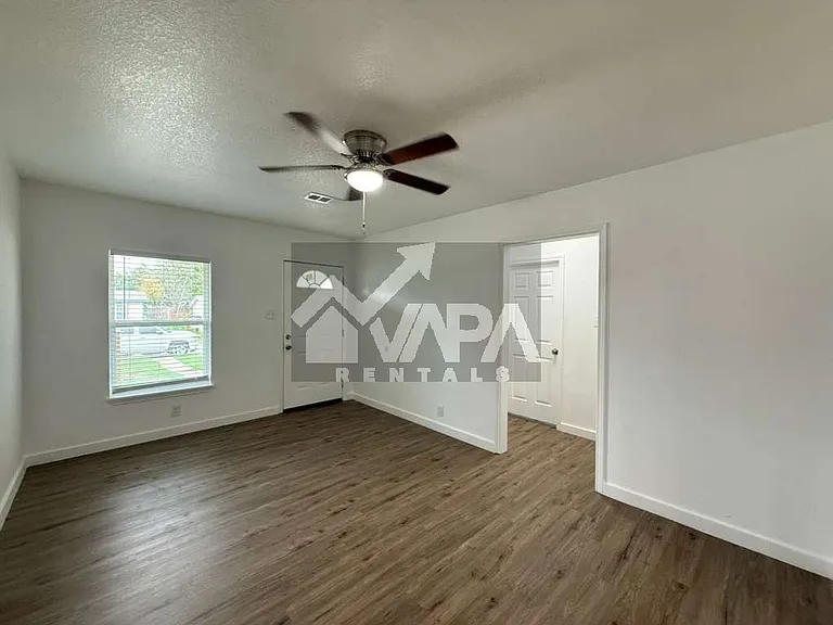 118 Gaskin Dr — Photo 7