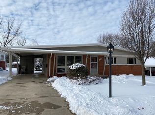 540 Green Valley Dr W, Lombard, IL 60148