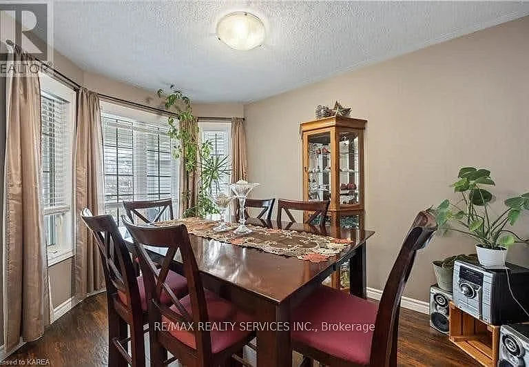 172 Macdougall Dr — Photo 7
