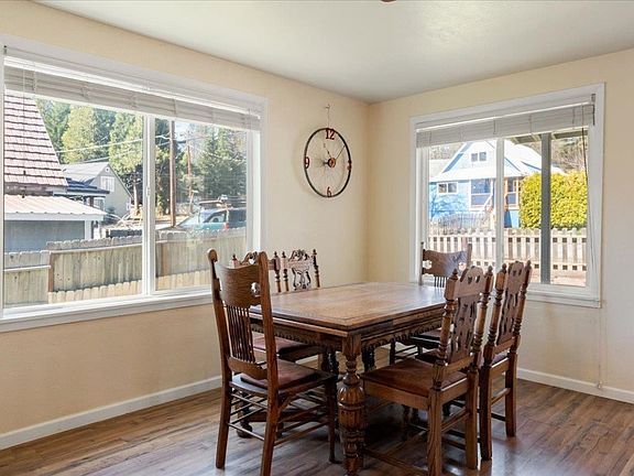 3rd image of 708 Hennessy Way