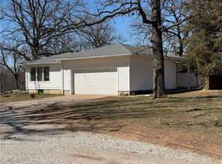 3998 S Highway 32 Hwy, El Dorado Springs, MO 64744