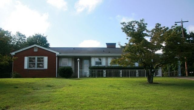 1st image of 1409 Skyline Dr
