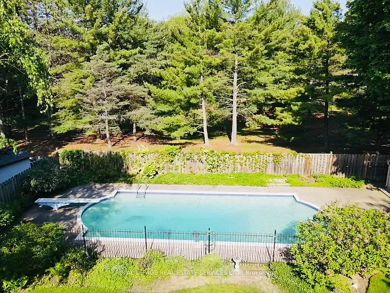 1463 Albion Ave — Photo 48