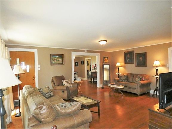 5th image of 501 N 1st St