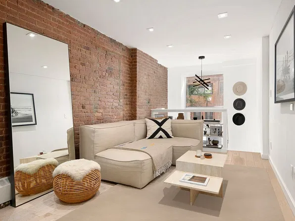 15 Jones St APT 1G, New York, NY 10014