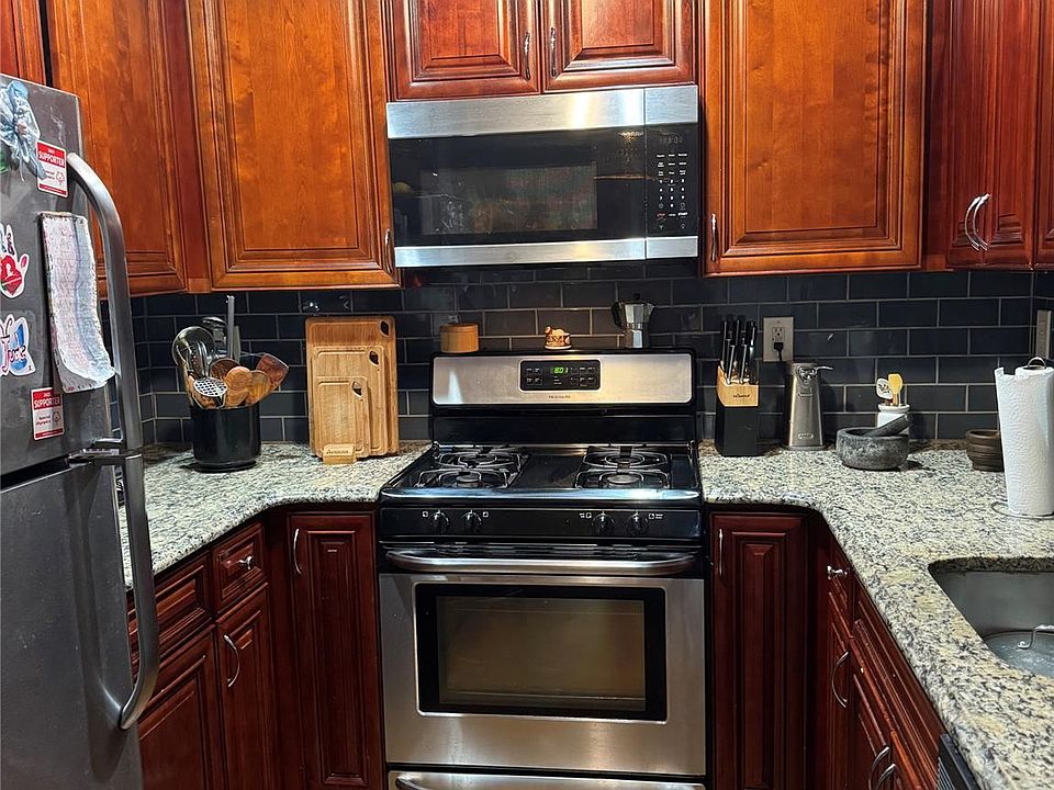 1st image of 3705 Pratt Avenue #2C