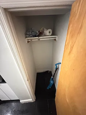 Rented by KNOCKKNOCK LLC | media 16