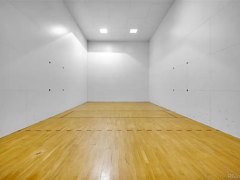 Racquetball court