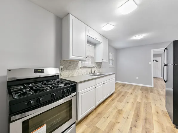 2102 Hadley St, Houston, TX 77003