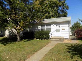 536 8th Ave S, Clinton, IA 52732