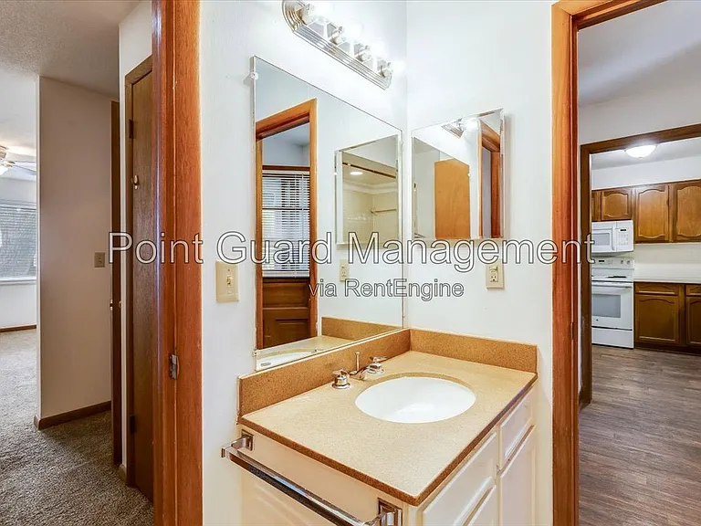 2011 N Porter Ave #232 — Photo 11