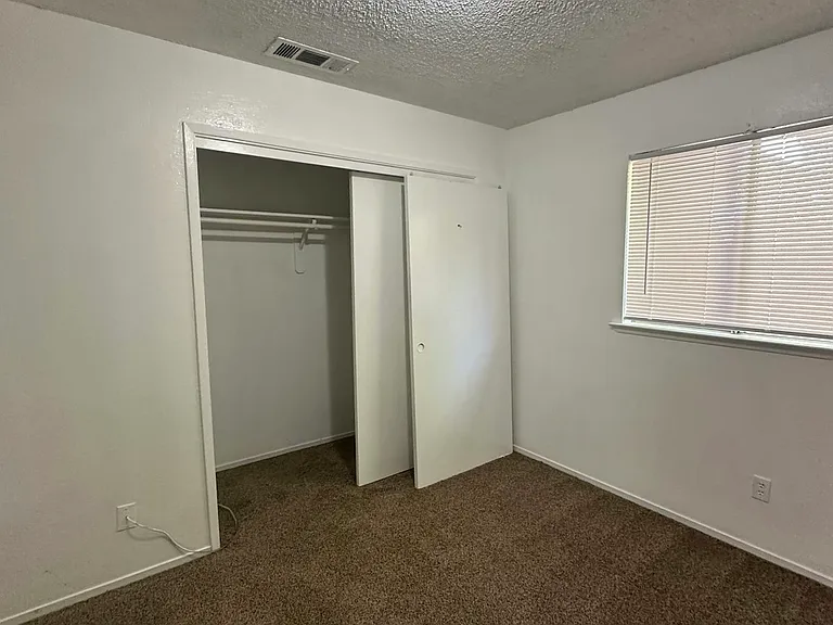 1711 E Paradise Ave — Photo 6