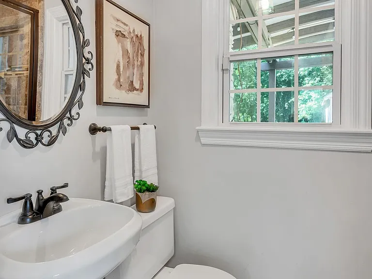 911 Woodmont Blvd — Photo 15