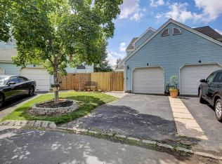 5 Whittier Ct, Freehold, NJ 07728