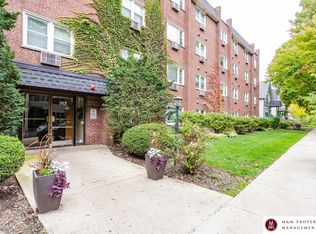 315 N Maple, Oak Park, IL 60302