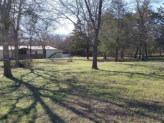 2nd image of 600 Hancock Ln
