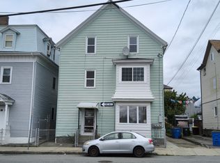 34 Canonicus St APT 3, Fall River, MA 02723