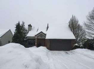 16066 River Bend Dr, Spring Lake, MI 49456