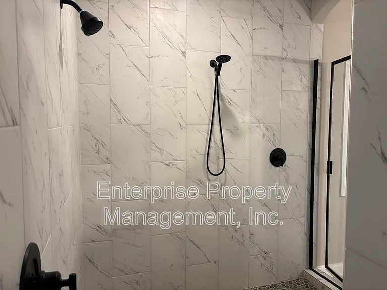 564 Holden Dr — Photo 14