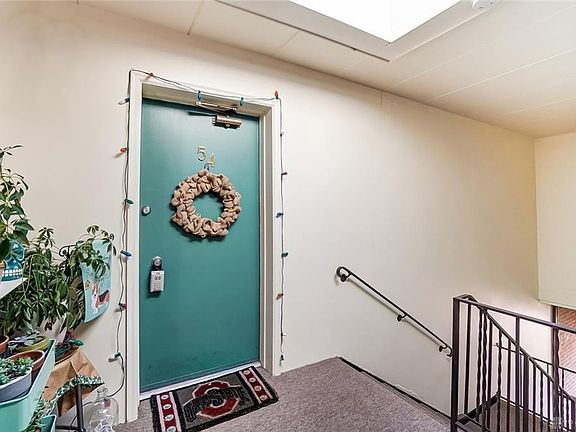 4th image of 1602 Thunderbird Ln APT 52