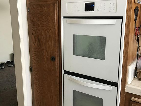 Double ovens less than 3 years old. Self-cleaning.