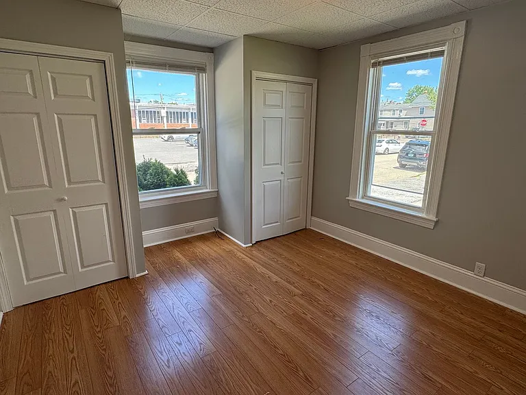 141 Laurel St — Photo 7