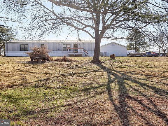 4th image of 830 N Middleton Rd