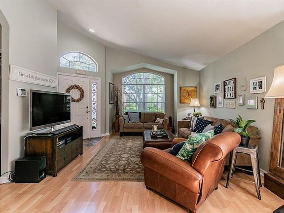2nd image of 18827 Maisons Dr