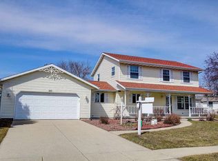 309 Hartford Cv, Waunakee, WI 53597