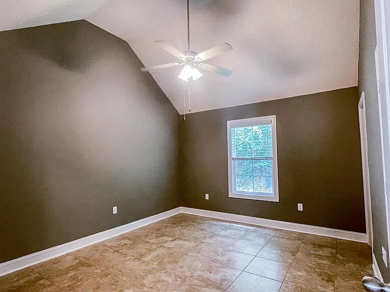 1628 Oxford Pl — Photo 18