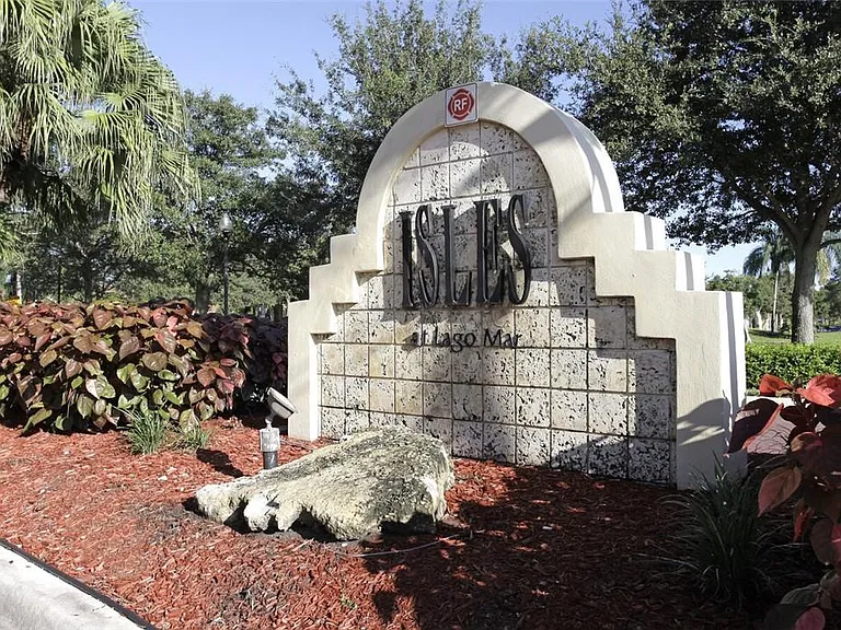 12730 Vista Isles Dr #812 — Photo 1