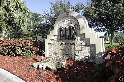 12730 Vista Isles Dr #812 Photo 1
