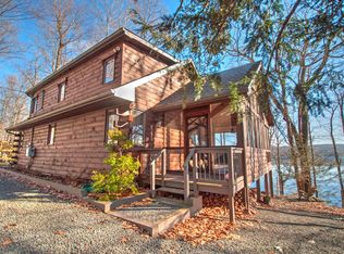 32 Glen Rd, Lake Ariel, PA 18436