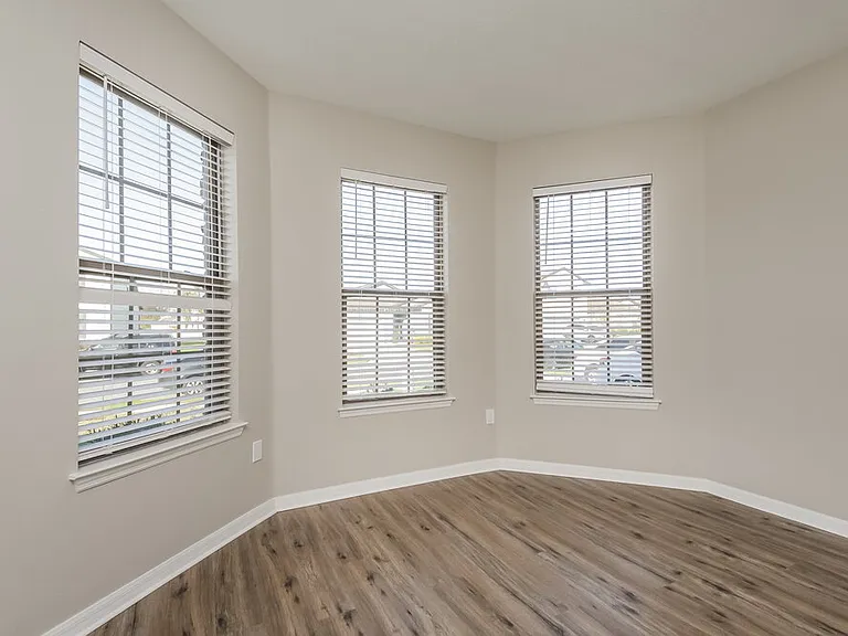1880 Cayman Cove Cir — Photo 13