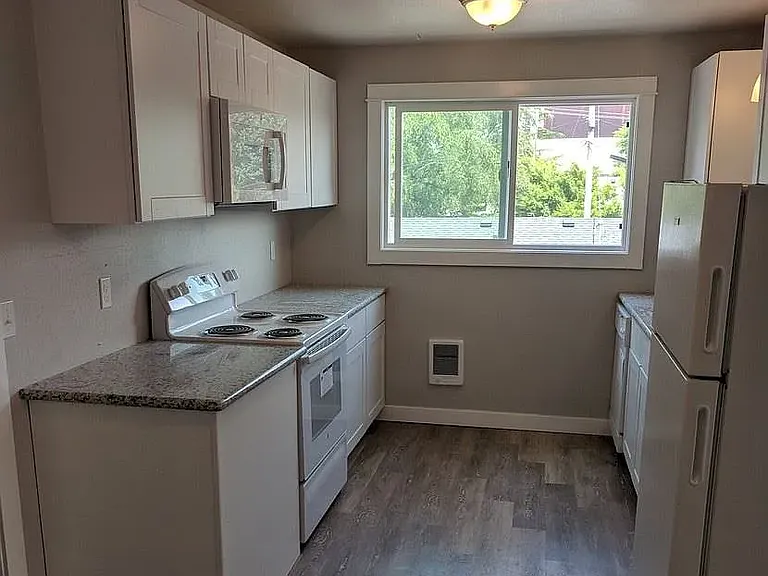 166 E Jackson St #4 — Photo 4
