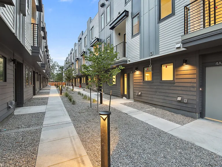Central Park Townhomes — Photo 29