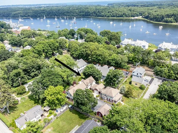 30 Vine St, East Greenwich, RI 02818