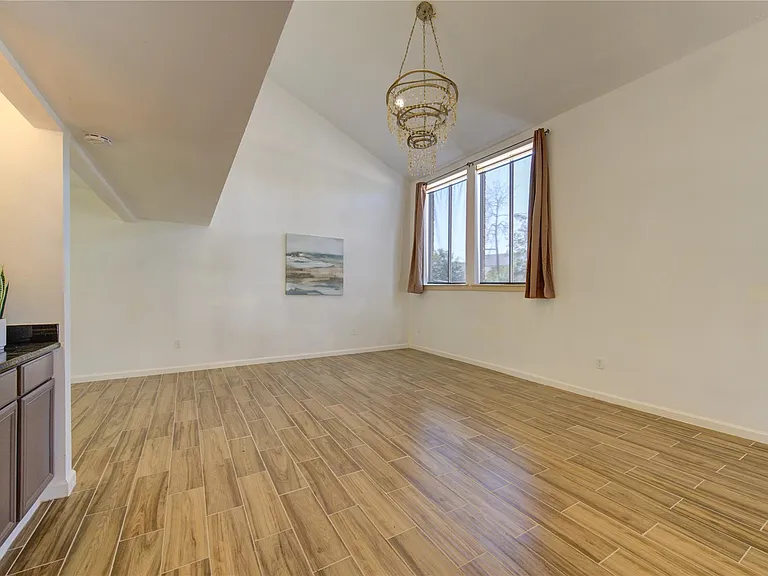 4403 Willow Beach Dr — Photo 3