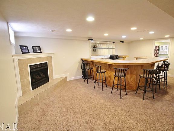 3rd image of 1524 Julie Dr