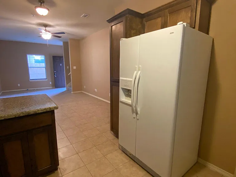 1112 Eisenhower St #H — Photo 12